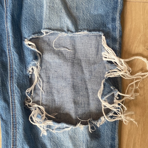 American Eagle blue denim jeans in size US 6. - Picture 2 of 4